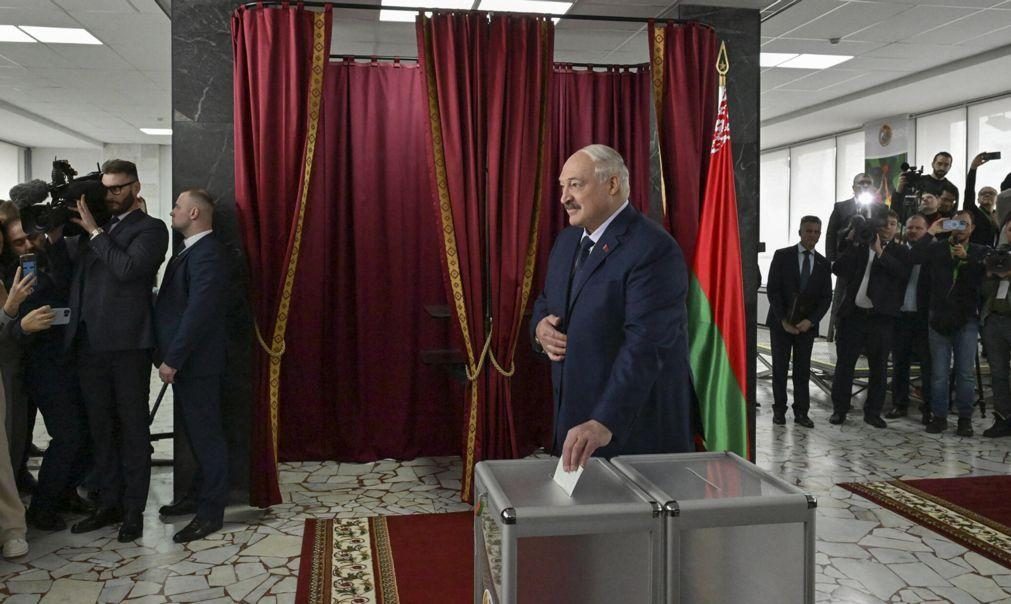 Lukashenko reeleito Presidente da Bielorrússia com 87,60% dos votos