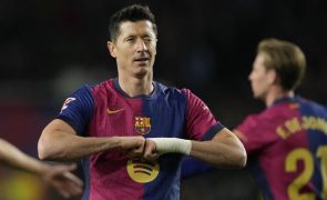 FC Barcelona 'arrasa' Valência na primeira parte e aproxima-se do segundo lugar