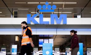 KLM corta 250 postos de trabalho em escritórios para reduzir custos