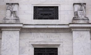 Fed deixa juros inalterados na primeira reunião do ano