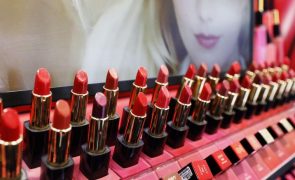 Estée Lauder corta até 7 mil postos de trabalho devido à fraca procura