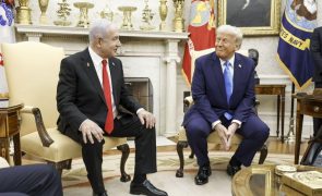 Netanyahu dá a Trump 'pager' dourado como os que Israel explodiu no Líbano