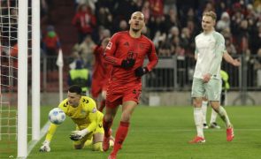 Bayern bate Werder Bremen e reforça liderança na Liga alemã