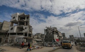 Autoridade Palestiniana firma acordo com ONU para limpar e construir abrigos em Gaza