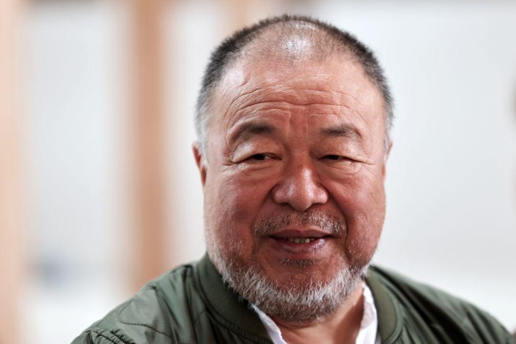 Suíça proíbe a entrada do artista chinês Ai Weiwei no país