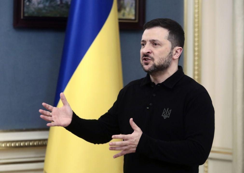 Zelensky apela para se desconfiar da intenção de Putin sobre fazer paz com Kiev