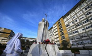 Papa Francisco permanece estável e sem febre