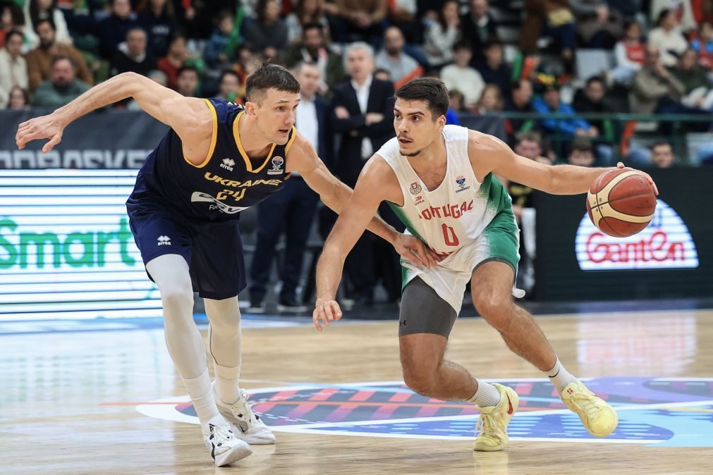 Portugal perde com Ucrânia no fecho da qualificação para Europeu de basquetebol