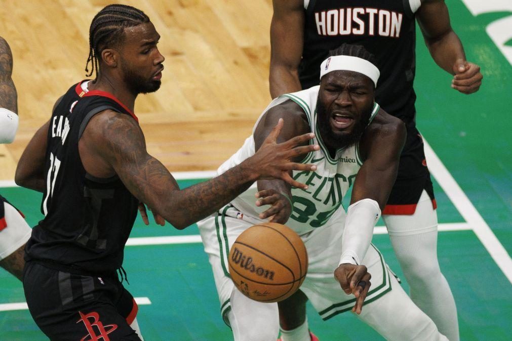 Neemias Queta jogou 11 minutos na derrota dos campeões da NBA em Detroit