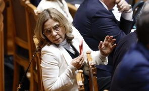 Ministra da Saúde vai analisar relatório da inspeção-geral que responsabiliza tutela