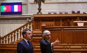 Macron esteve uma hora no parlamento português e destacou amizade entre os dois países