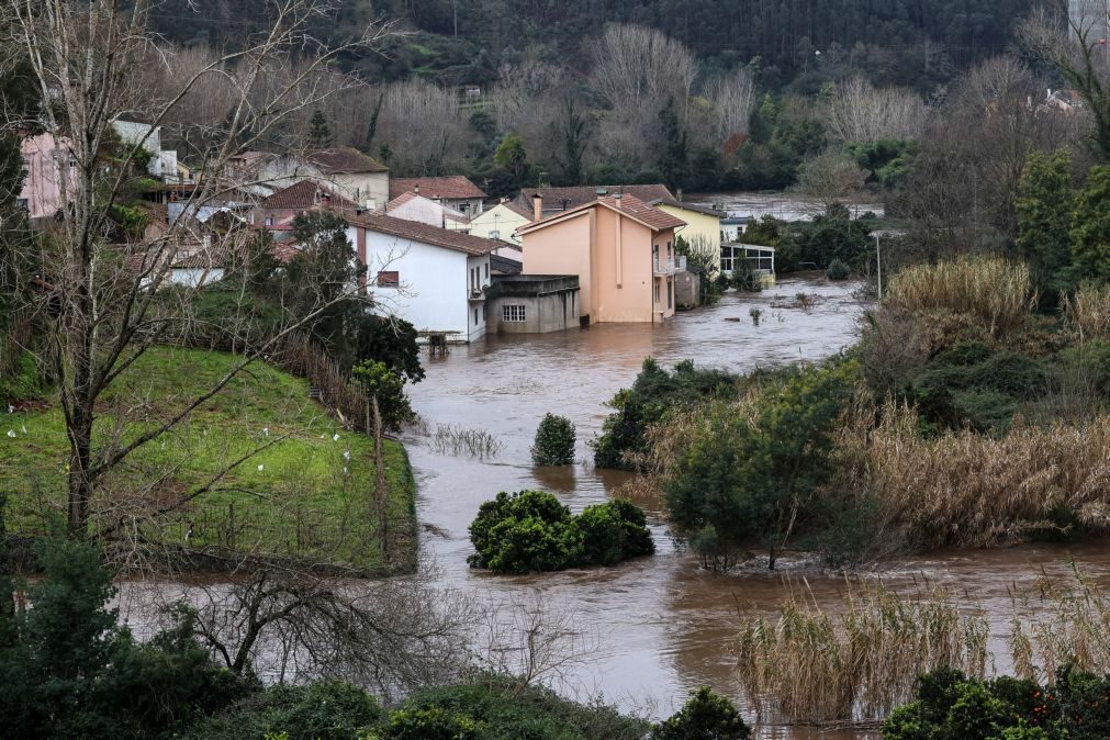 Aviso amarelo devido a chuva prolongado até às 15:00 em Beja e Faro