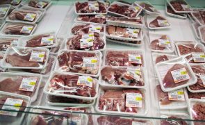 China suspende importações de carne de bovino de três fábricas brasileiras