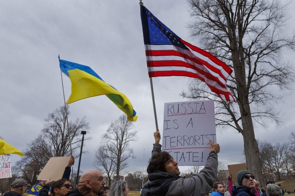 Kiev e Washington concordam em voltar à mesa das negociações