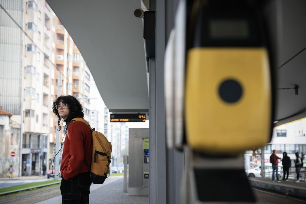 Linha Amarela do metro do Porto interrompida em Gaia por falha de sinalização