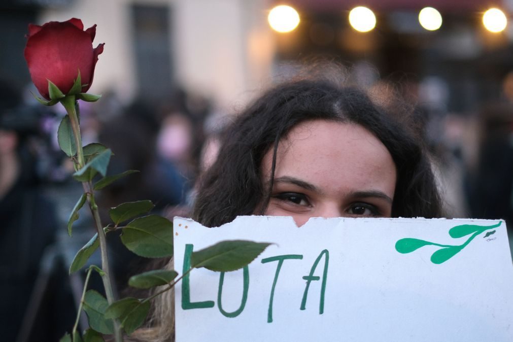 Dia da Mulher assinalado hoje com marchas e homenagem a 