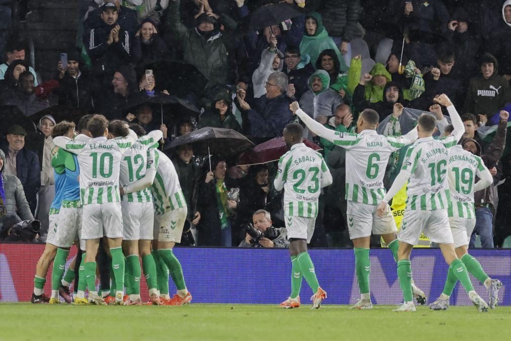 Betis vence pela quarta vez seguida na La Liga antes de visitar Guimarães