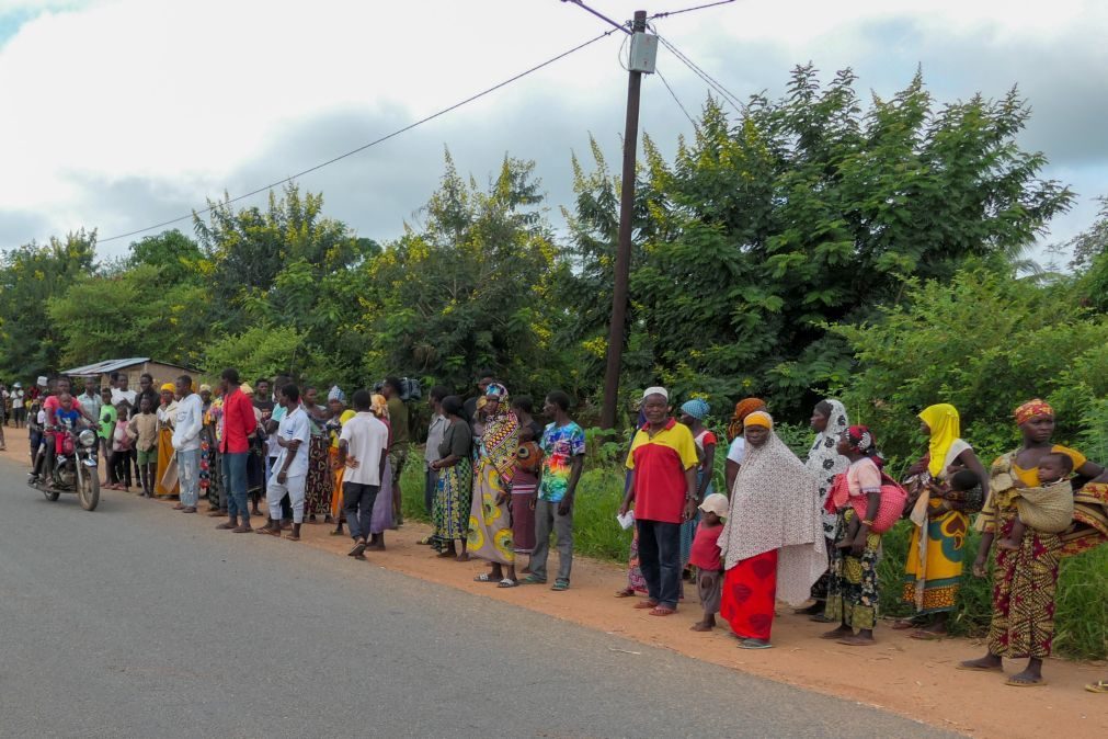 População em debandada após ofensiva de supostos terroristas em distrito de Cabo Delgado