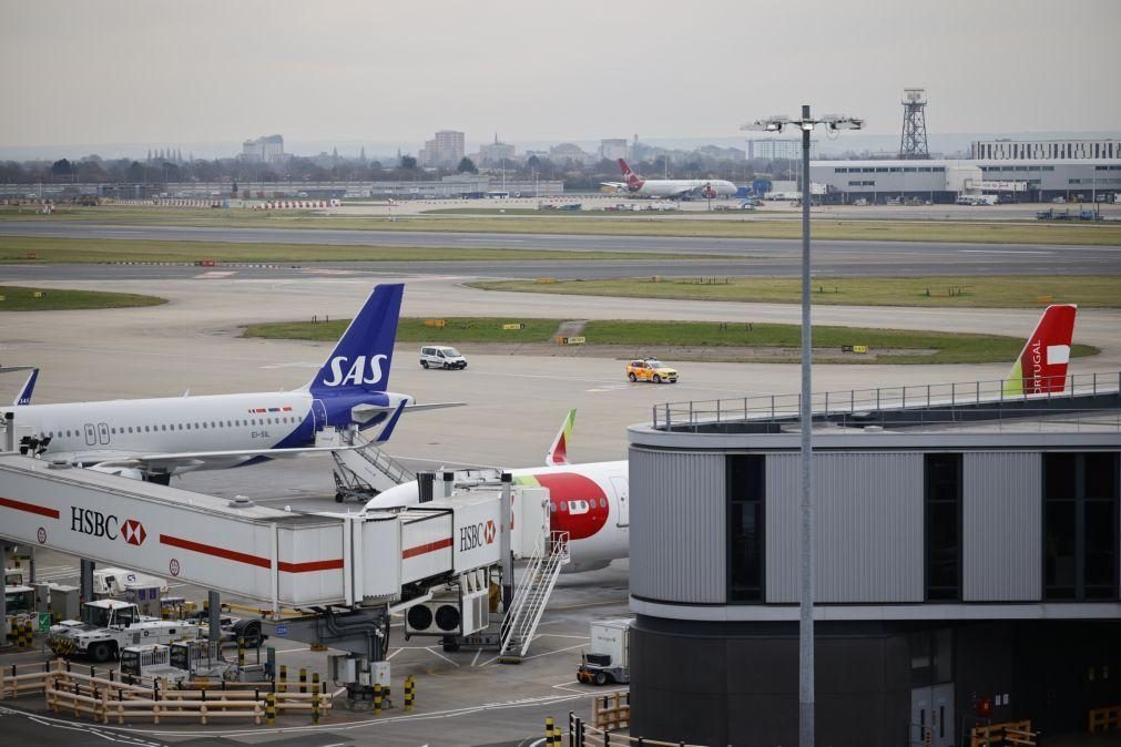 Passageiros para Heathrow devem verificar voos antes de ir para aeroporto