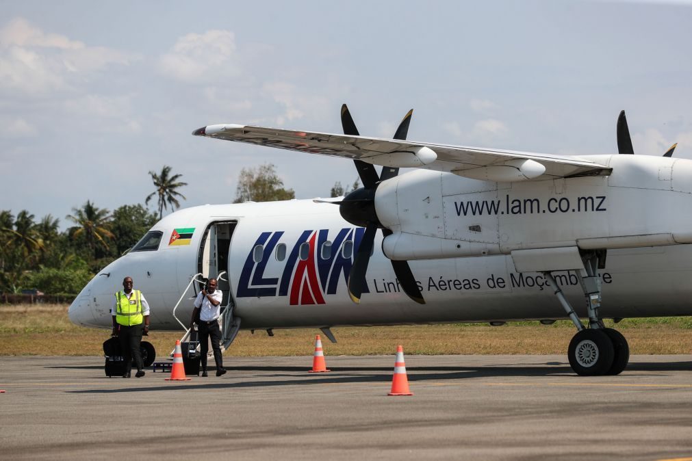 Choque de avião com pássaros obriga moçambicana LAM a reprogramar voos de hoje