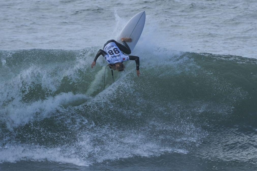 Prova da elite mundial retomada para coroar hoje campeões de Supertubos