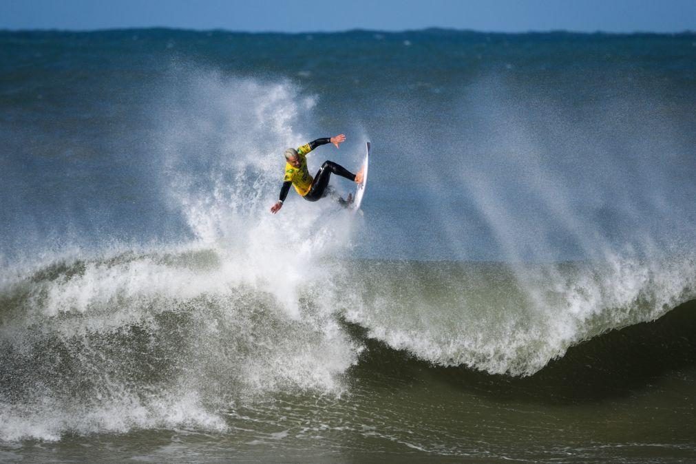 Yago Dora, Ítalo Ferreira, Ethan Ewing e Barron Mamiya nas 'meias' em Supertubos