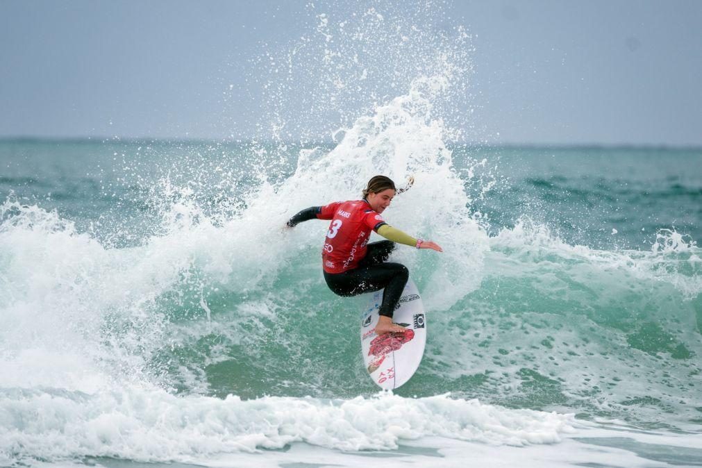 Caroline Marks 'bisa' na prova de Peniche do circuito mundial de surf