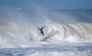 Prova de Supertubos terminou mas a 'onda' do surf dura todo o ano em Peniche