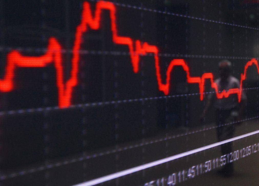 Bolsa de Tóquio abre a perder 3,11%