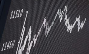 Bolsa de Tóquio fecha a subir 0,02%