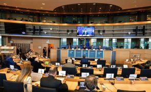 Ministros do euro analisam impacto das tarifas de Trump e novo mecanismo de defesa