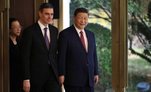 Xi Jinping pede à União Europeia que se mantenha unida