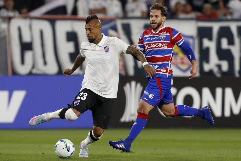 Dois mortos antes do Colo Colo-Fortaleza para a Libertadores, que acabou suspenso