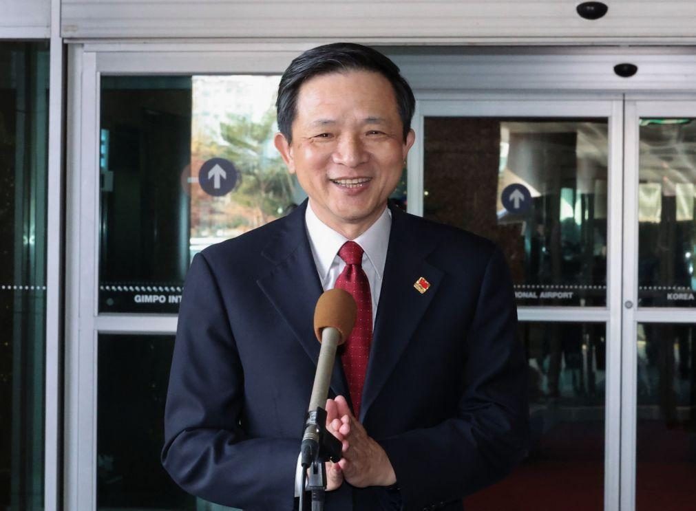Adiamento das tarifas por 90 dias deve-se à firmeza da China, diz embaixador em Seul