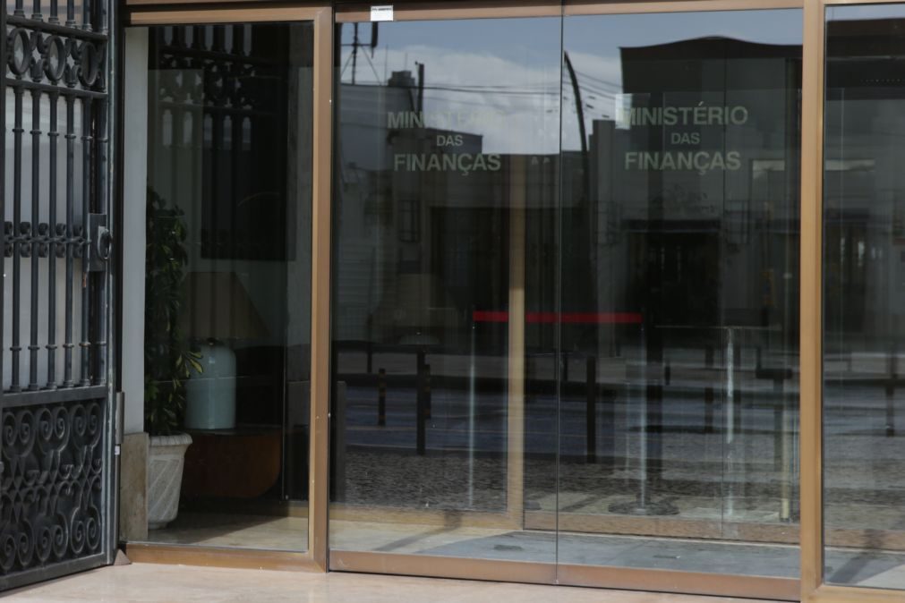 CNE envia ao MP queixa contra Governo por
