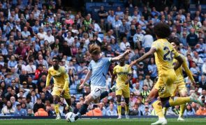 Manchester City recupera de 2-0 para vencer 5-2 e sobe ao quarto lugar