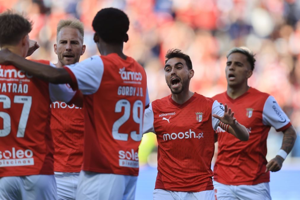 Sporting de Braga vence 'aflito' AVS e continua a fechar o pódio