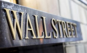 Wall Street abre em queda com Nvidia a pesar