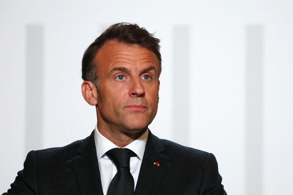 Macron promete que autores de ataques contra prisões serão encontrados e punidos