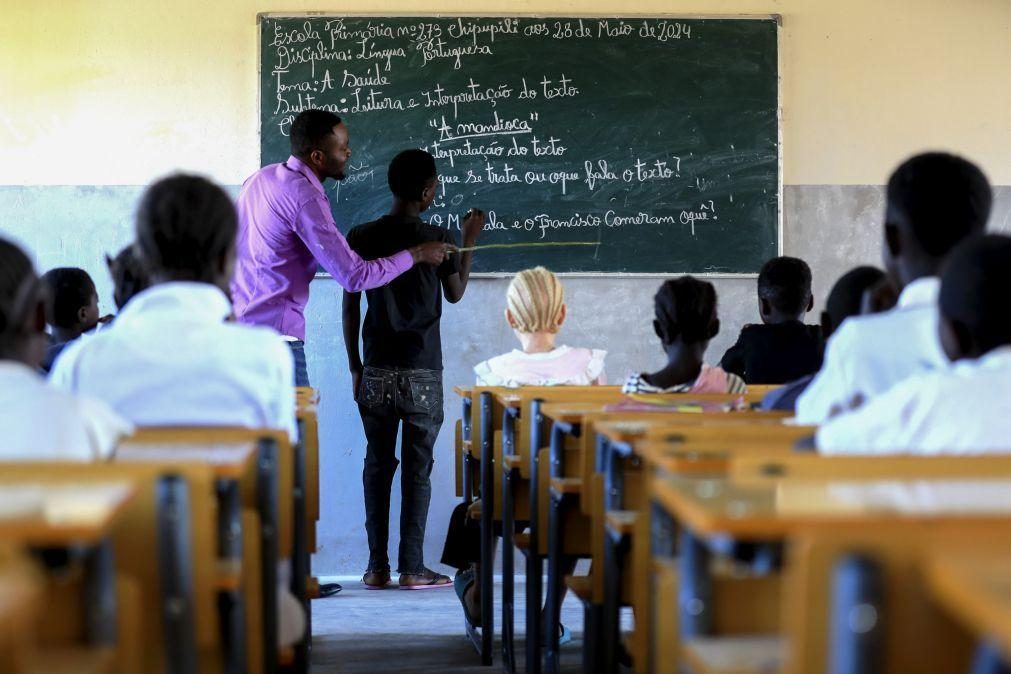 Abandono do ensino por docentes é um problema em Angola