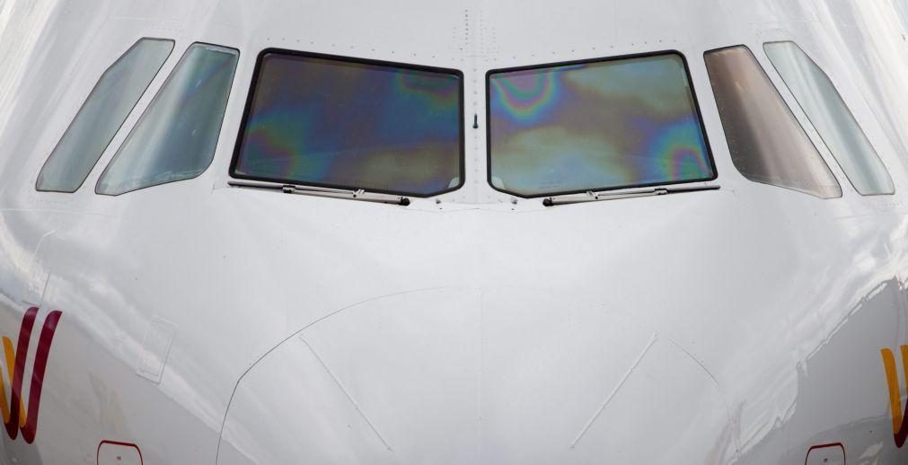Avião aterra de emergência no Porto devido a fogo na cabine