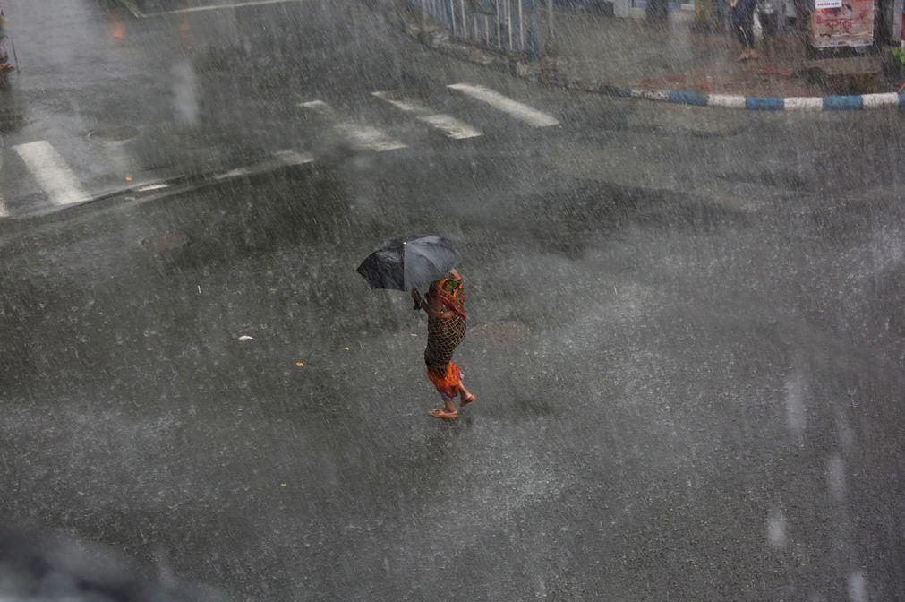 Cientistas mais perto de aproveitar energia limpa da água da chuva