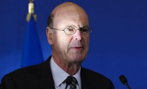Ministro francês das Finanças diz que Trump arrisca credibilidade do dólar se mexer na Fed