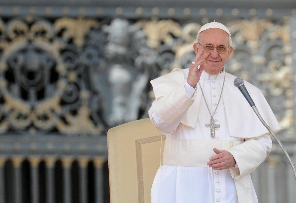 Primeira congregação de cardeais na 3ª feira para decidir cerimónias fúnebres do Papa Francisco