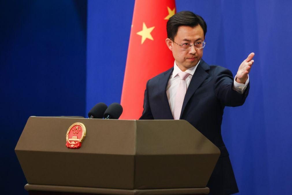 China apresenta condolências e diz que quer desenvolver relações com Vaticano