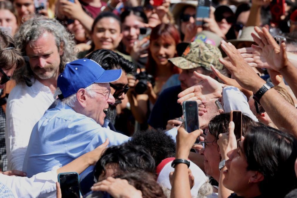 Movimento de Bernie Sanders assume relevância em momento de crise para democratas
