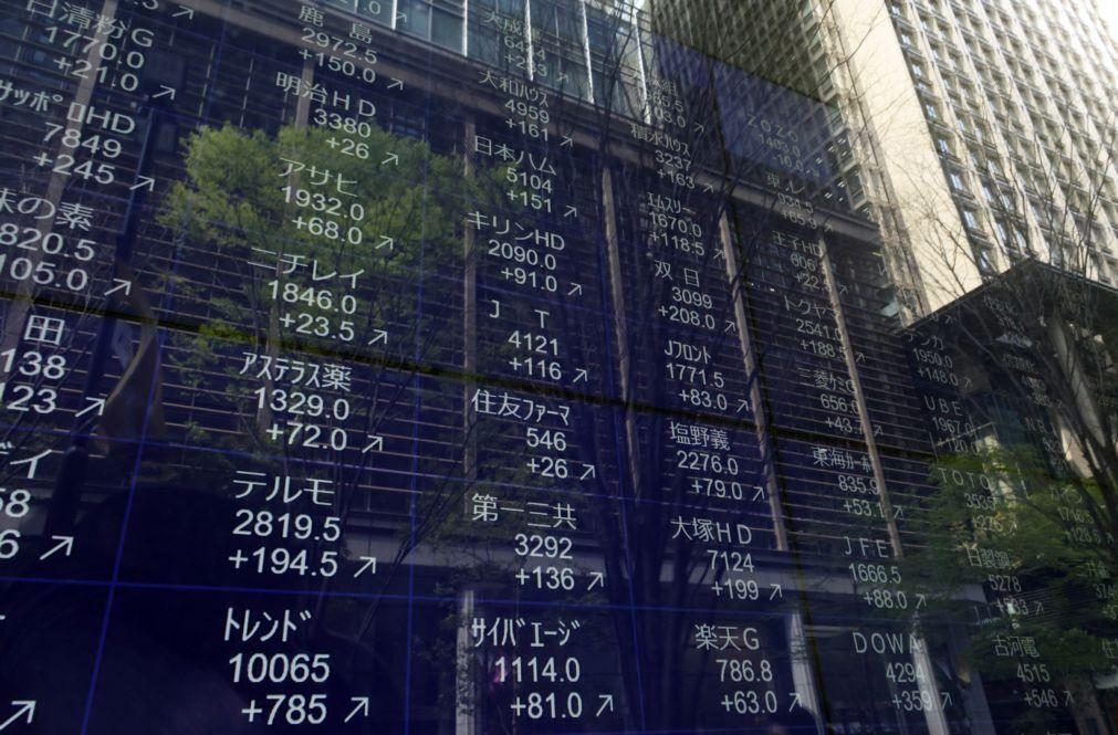 Bolsa de Tóquio fecha a ganhar 1,9%