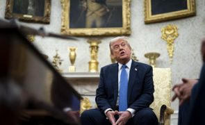 HRW apresenta lista de 100 violações dos direitos humanos cometidas por Trump