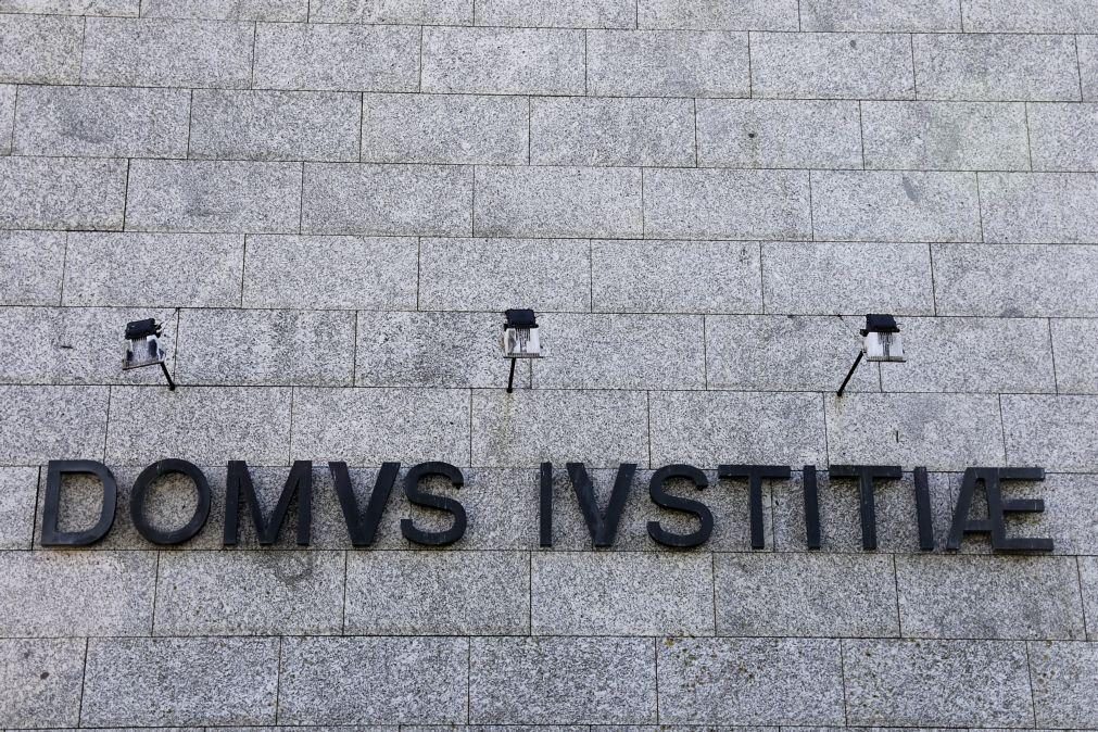 Tribunais e conservatórias retomam atividade com constrangimentos na rede