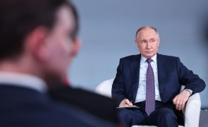 Putin assinala presença de combatentes franceses ao lado da Rússia